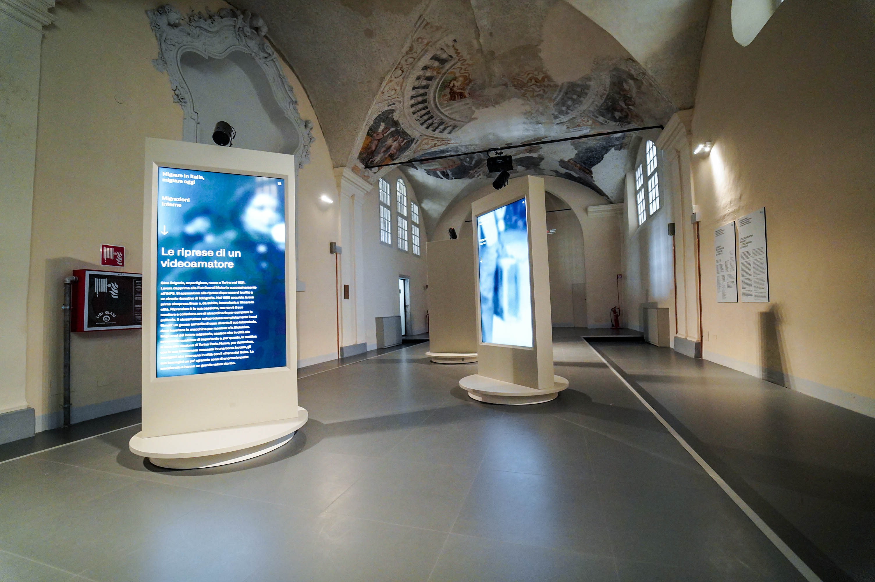 Vista dei pannelli interattivi nell'area del museo dedicati alle migrazioni interne e contemporanee
